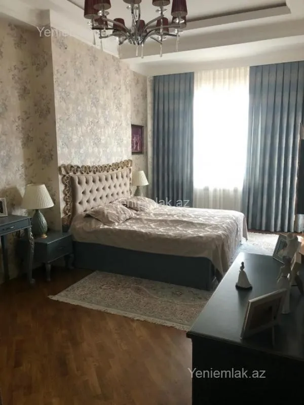 Satılır 4 otaqlı yeni tikili 160 m²