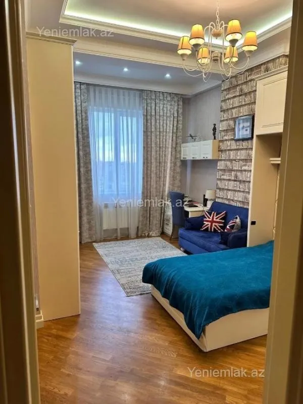 Satılır 4 otaqlı yeni tikili 160 m²