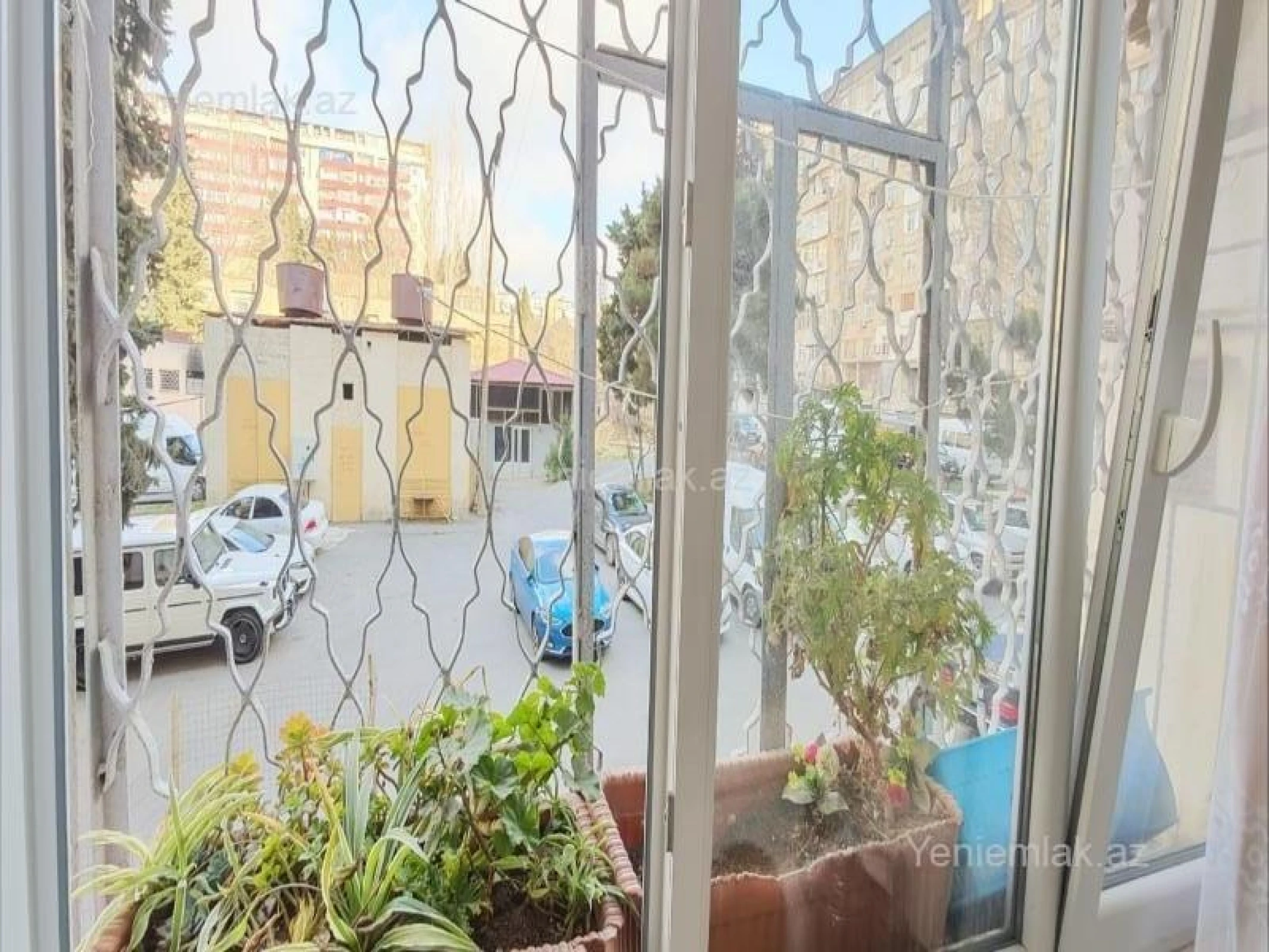 Satılır 3 otaqlı köhnə tikili 75 m²