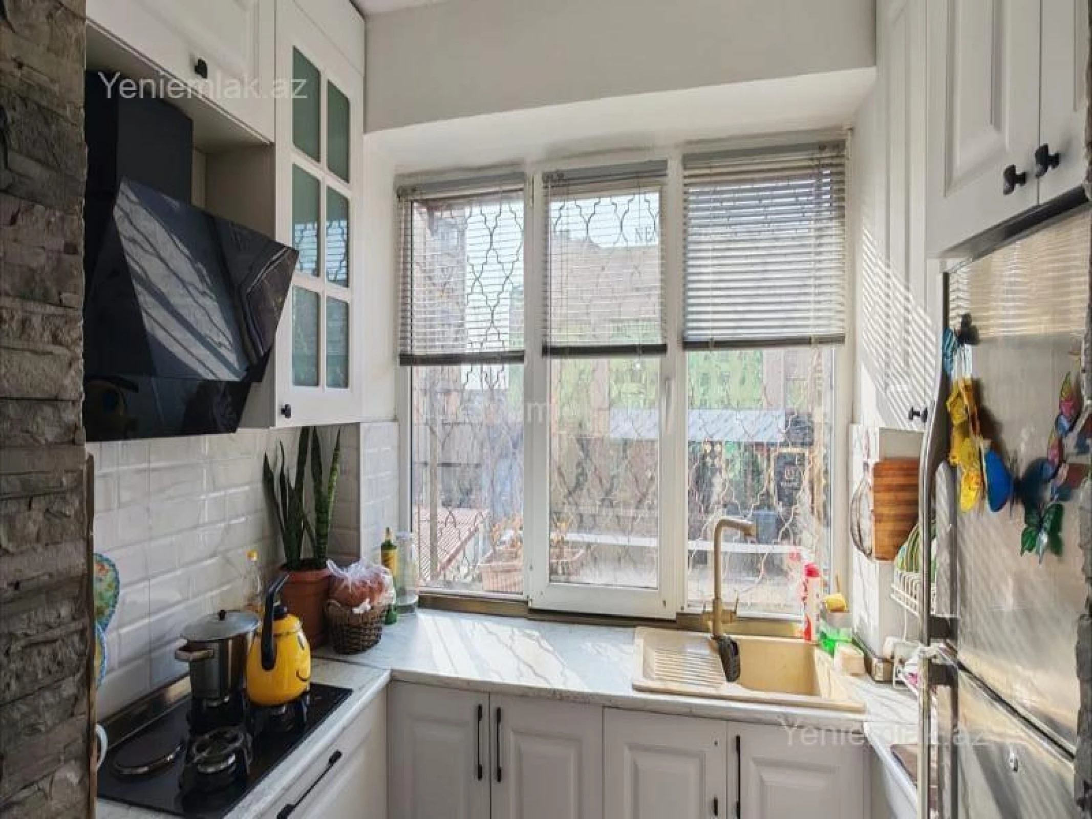 Satılır 3 otaqlı köhnə tikili 75 m²