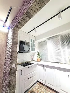 Satılır 3 otaqlı köhnə tikili 75 m²