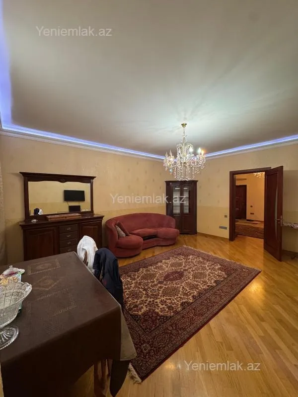 Satılır 3 otaqlı yeni tikili 140 m²