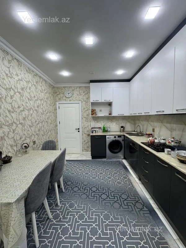 Satılır 3 otaqlı yeni tikili 83 m²