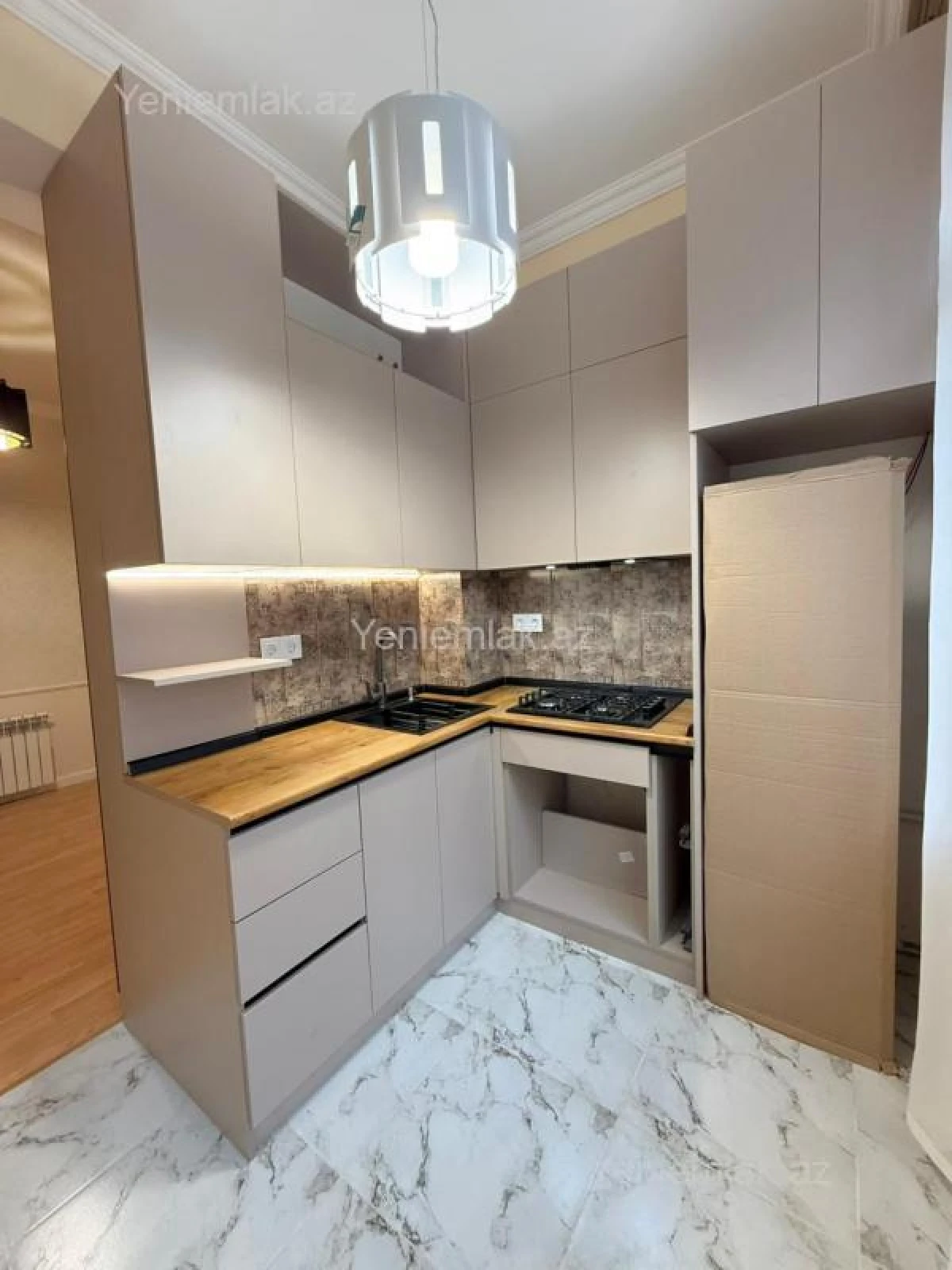 Satılır 3 otaqlı yeni tikili 200 m²