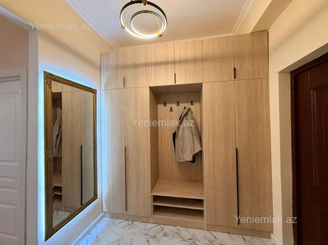 Satılır 3 otaqlı yeni tikili 200 m²