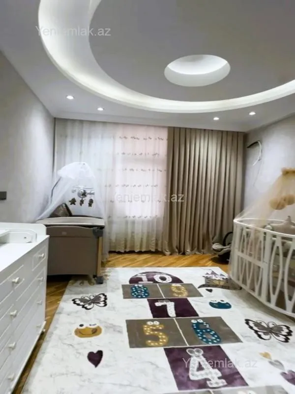 Satılır 4 otaqlı yeni tikili 250 m²