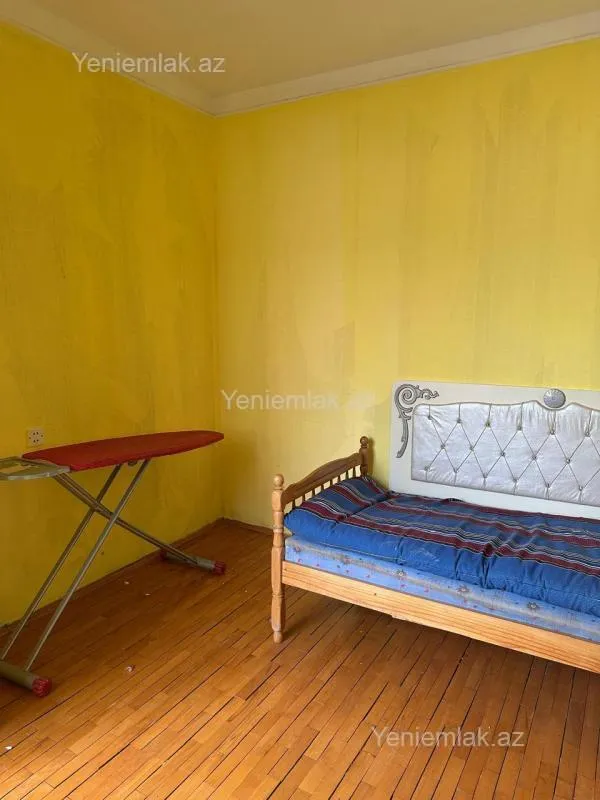 Satılır 2 otaqlı köhnə tikili 50 m²