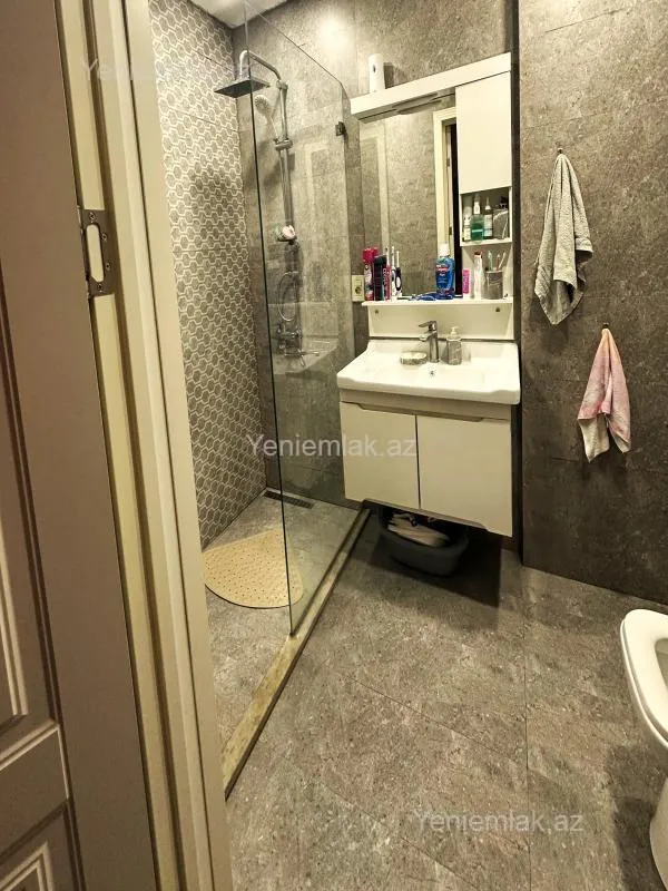 Satılır 2 otaqlı yeni tikili 70 m²