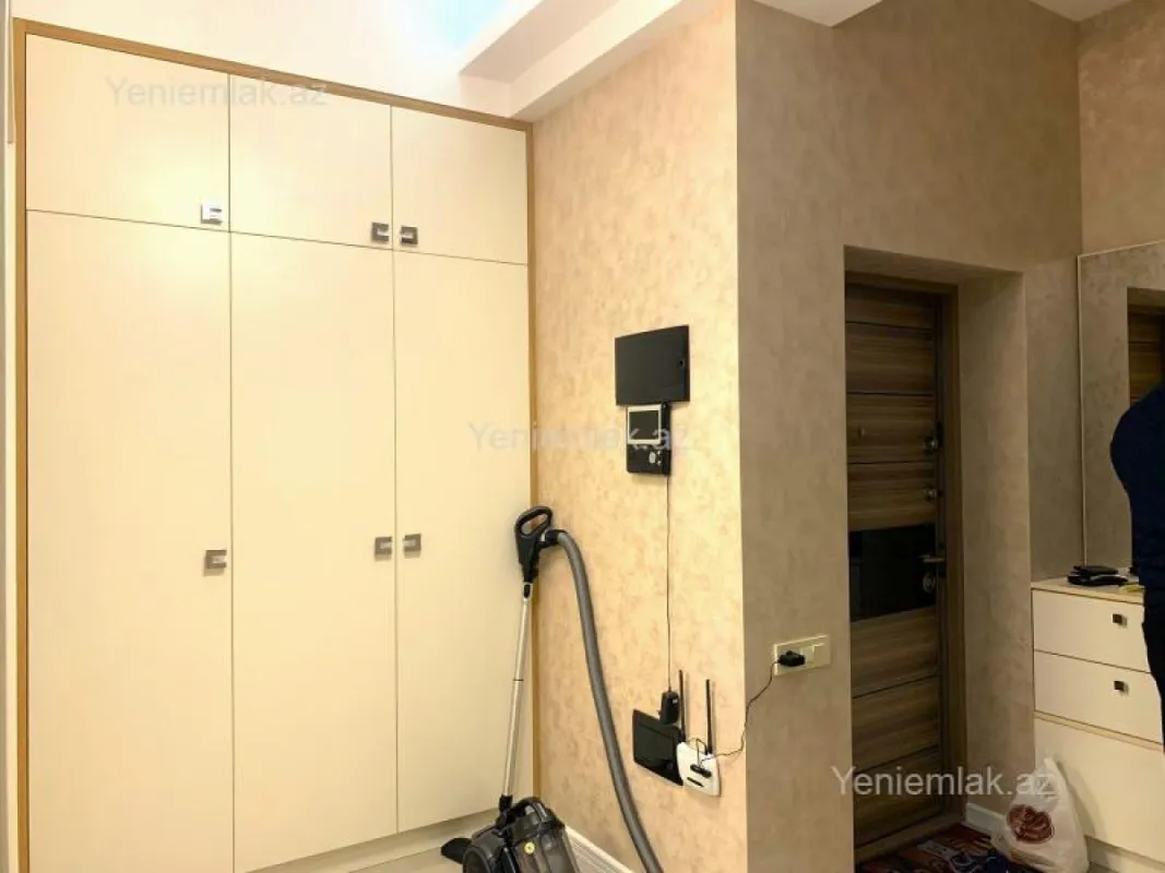 Satılır 2 otaqlı yeni tikili 70 m²