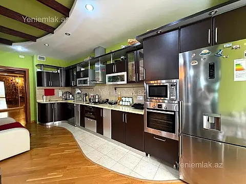 Satılır 4 otaqlı yeni tikili 205 m²