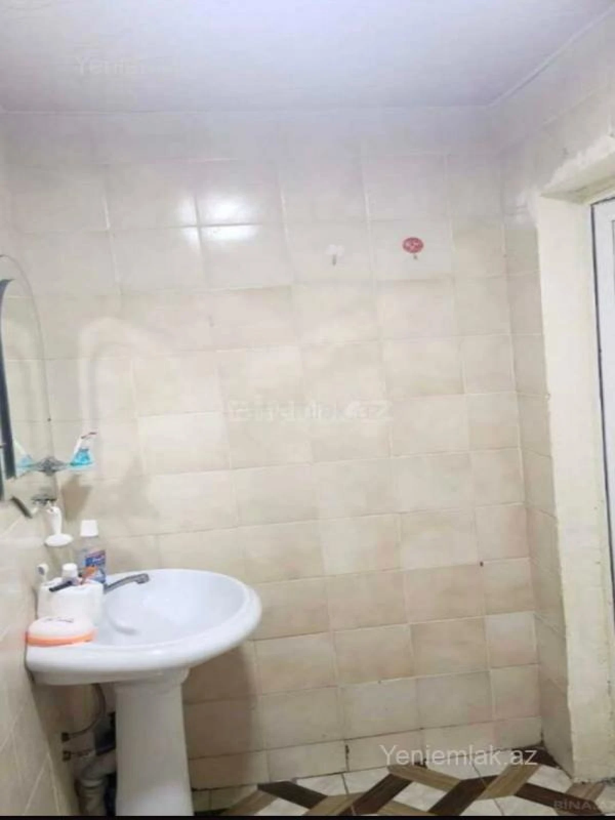 Satılır 2 otaqlı köhnə tikili 45 m²