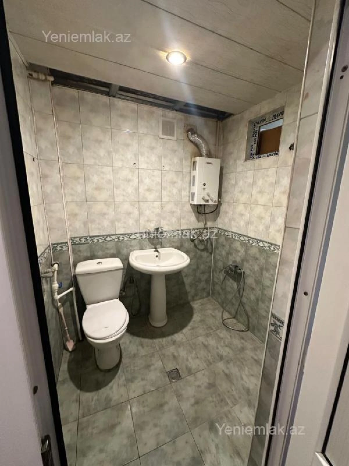 Satılır 2 otaqlı köhnə tikili 70 m²
