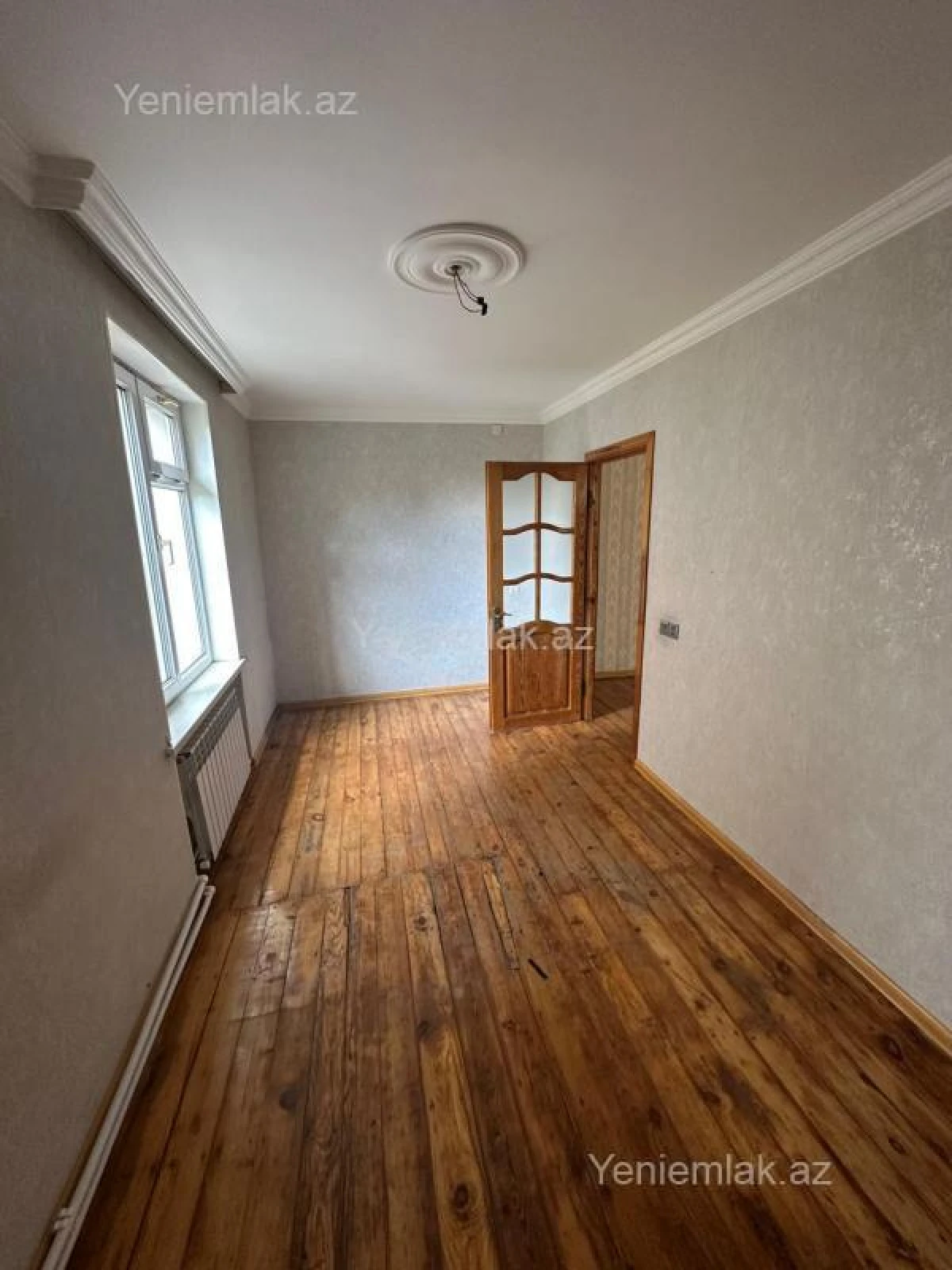 Satılır 2 otaqlı köhnə tikili 70 m²
