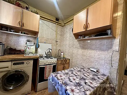 Satılır 1 otaqlı köhnə tikili 30 m²