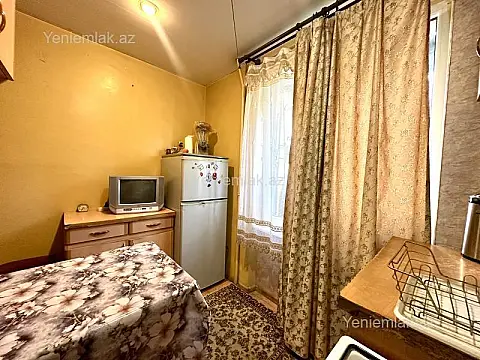 Satılır 1 otaqlı köhnə tikili 30 m²