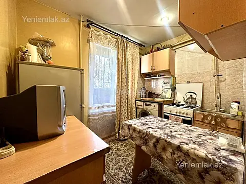 Satılır 1 otaqlı köhnə tikili 30 m²