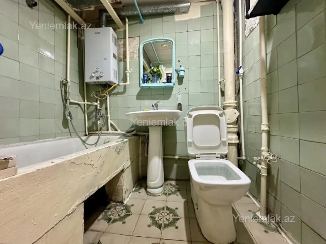 Satılır 1 otaqlı köhnə tikili 30 m²