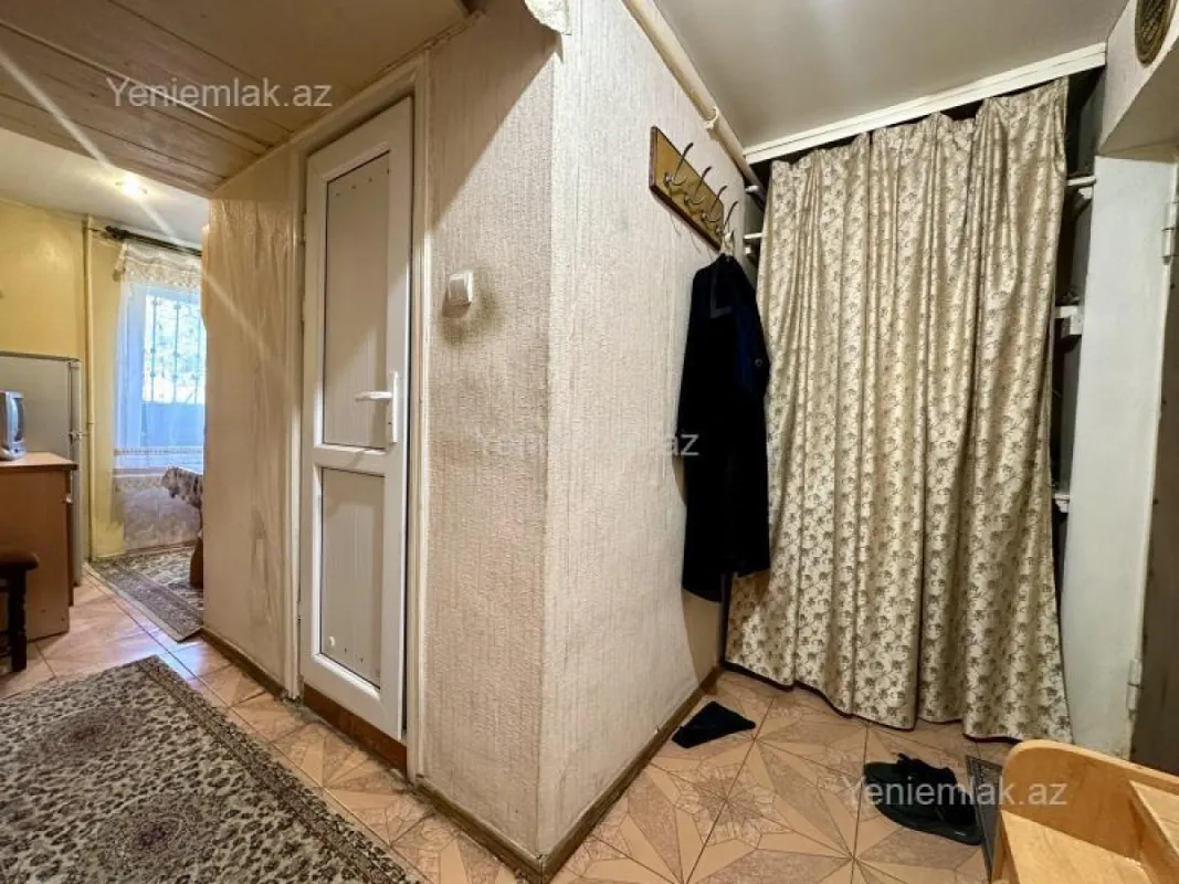 Satılır 1 otaqlı köhnə tikili 30 m²