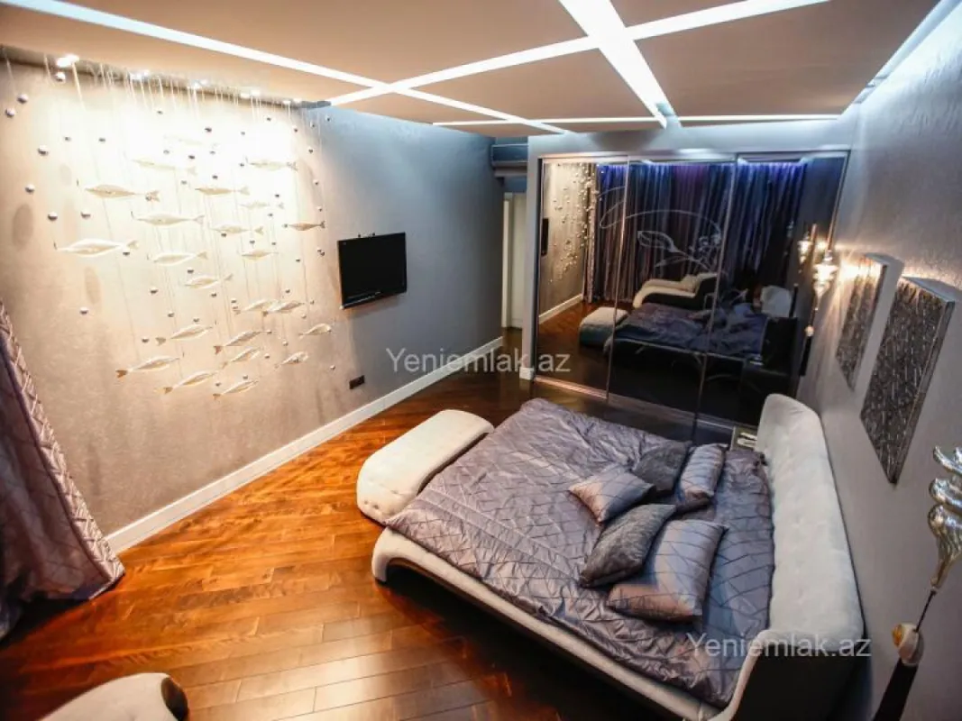 Satılır 4 otaqlı yeni tikili 200.5 m²