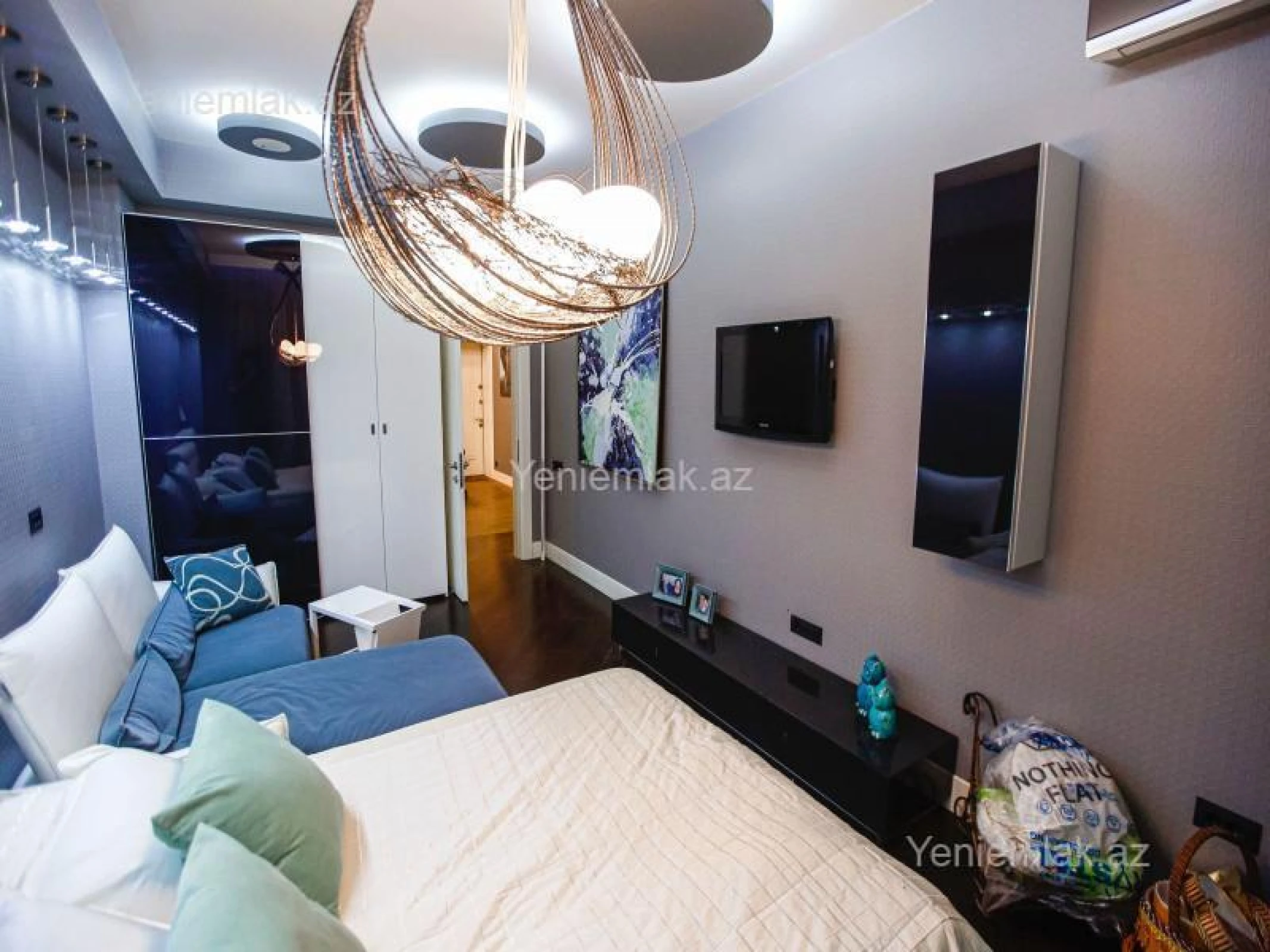 Satılır 4 otaqlı yeni tikili 200.5 m²