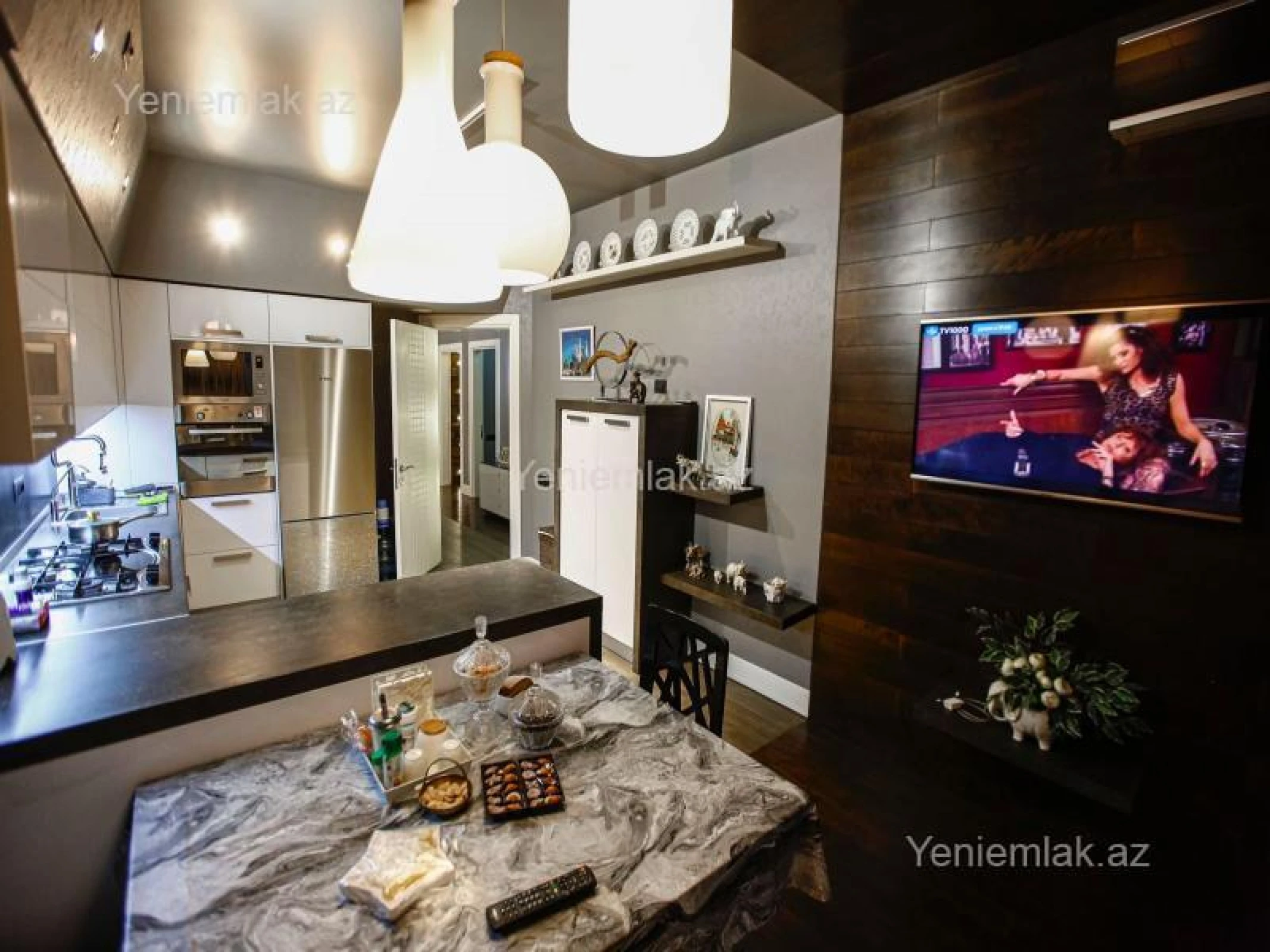 Satılır 4 otaqlı yeni tikili 200.5 m²