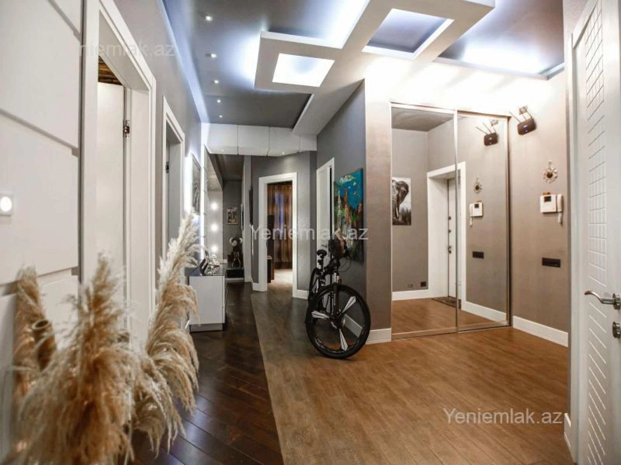 Satılır 4 otaqlı yeni tikili 200.5 m²