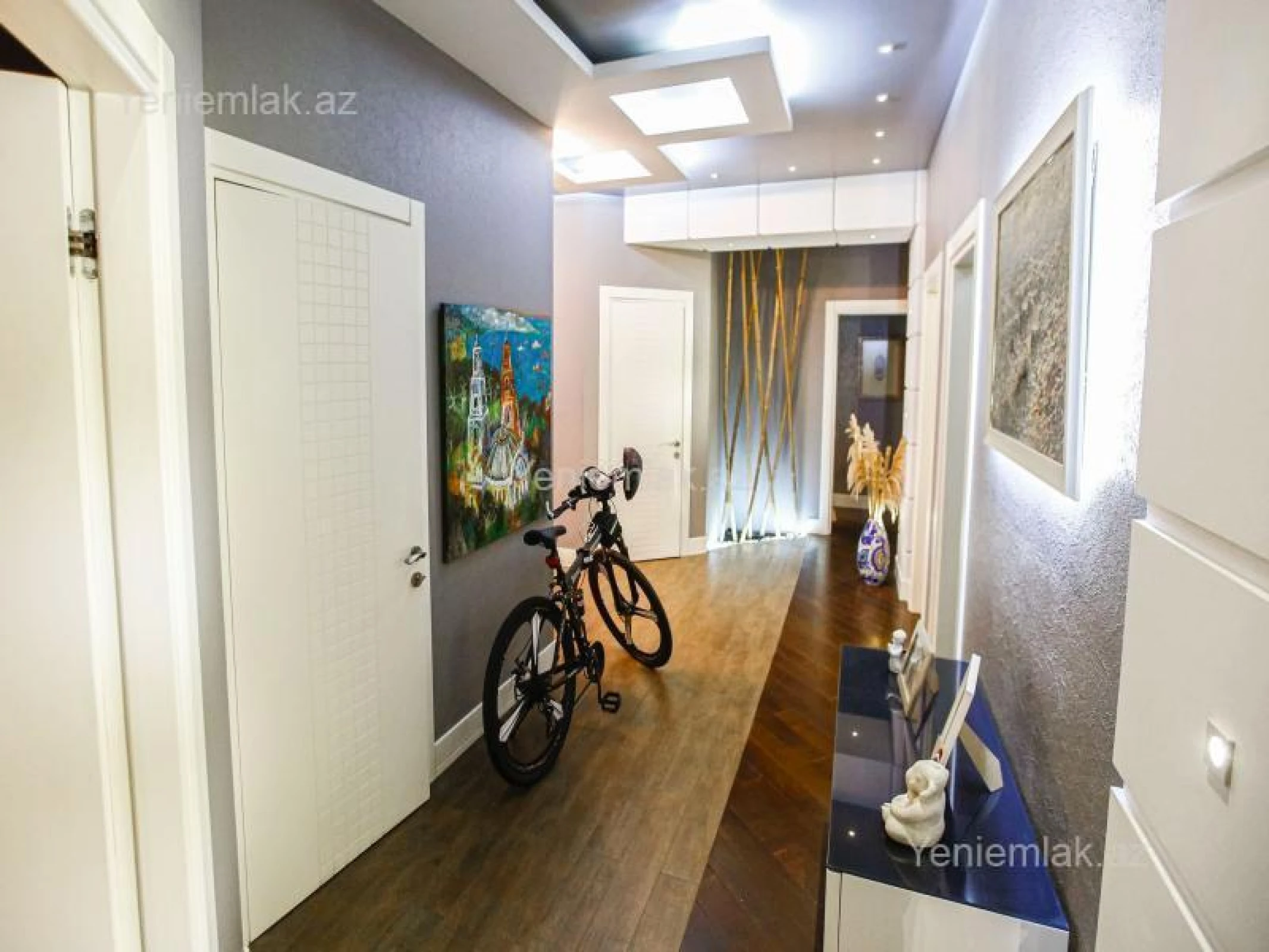 Satılır 4 otaqlı yeni tikili 200.5 m²