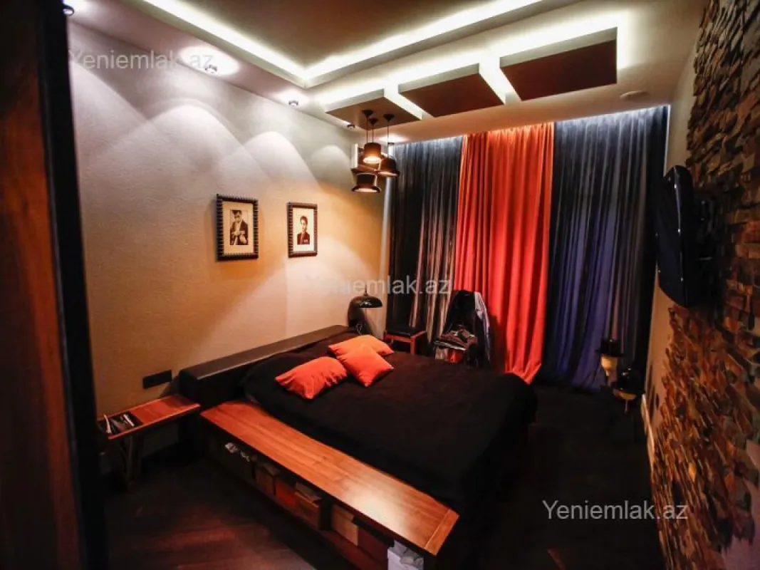 Satılır 4 otaqlı yeni tikili 200.5 m²