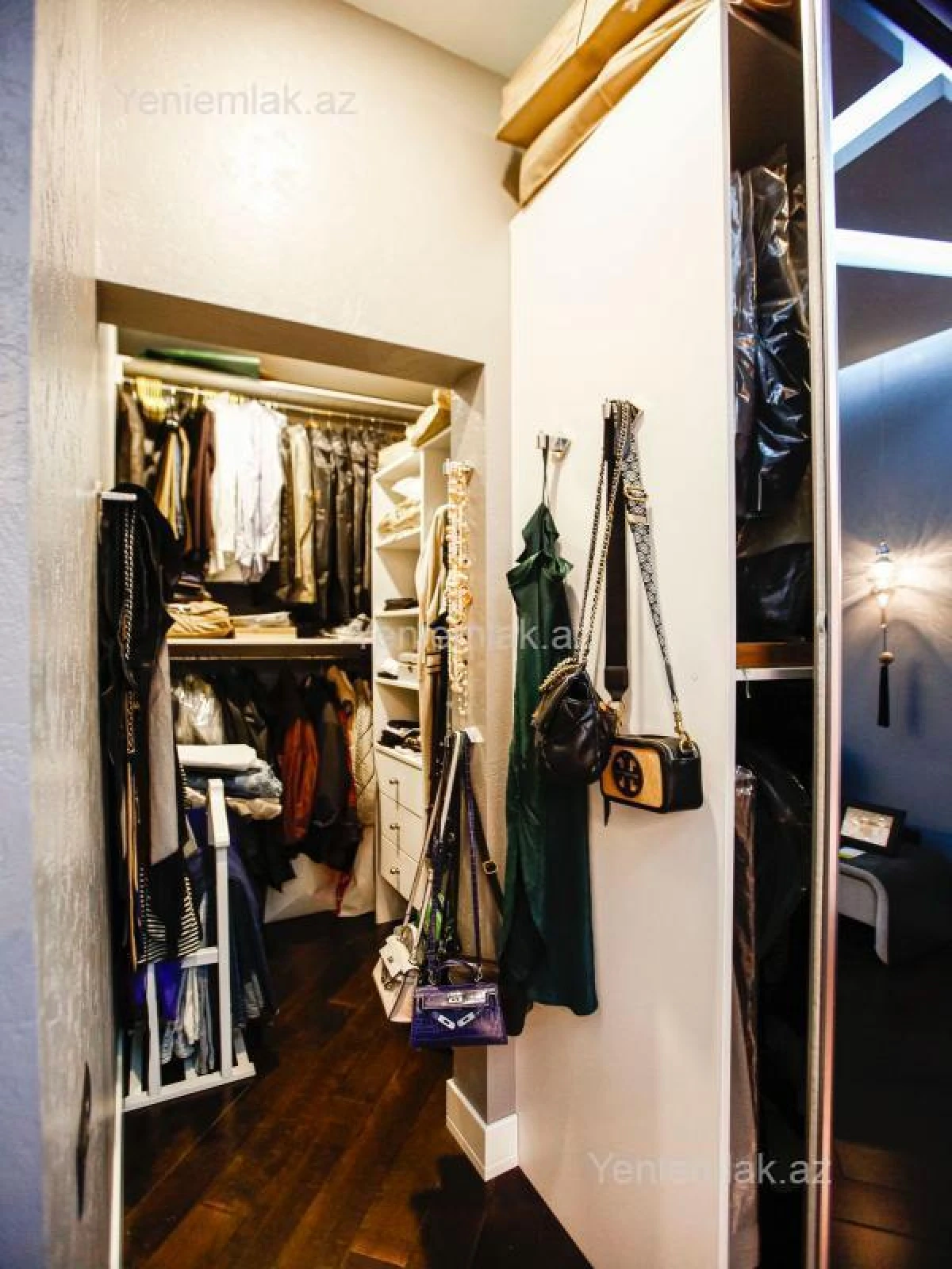 Satılır 4 otaqlı yeni tikili 200.5 m²