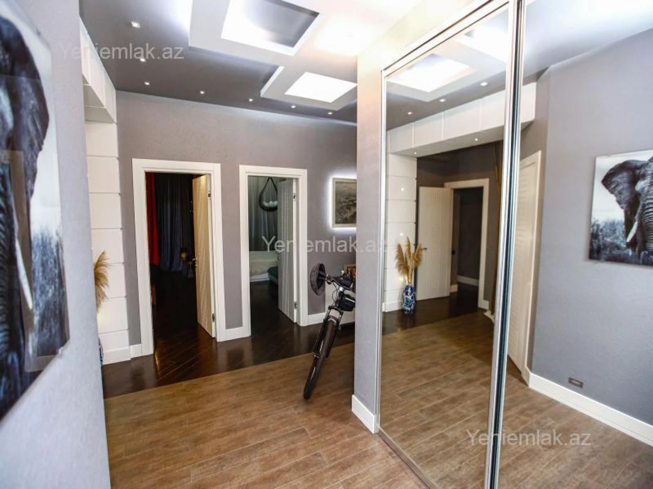 Satılır 4 otaqlı yeni tikili 200.5 m²