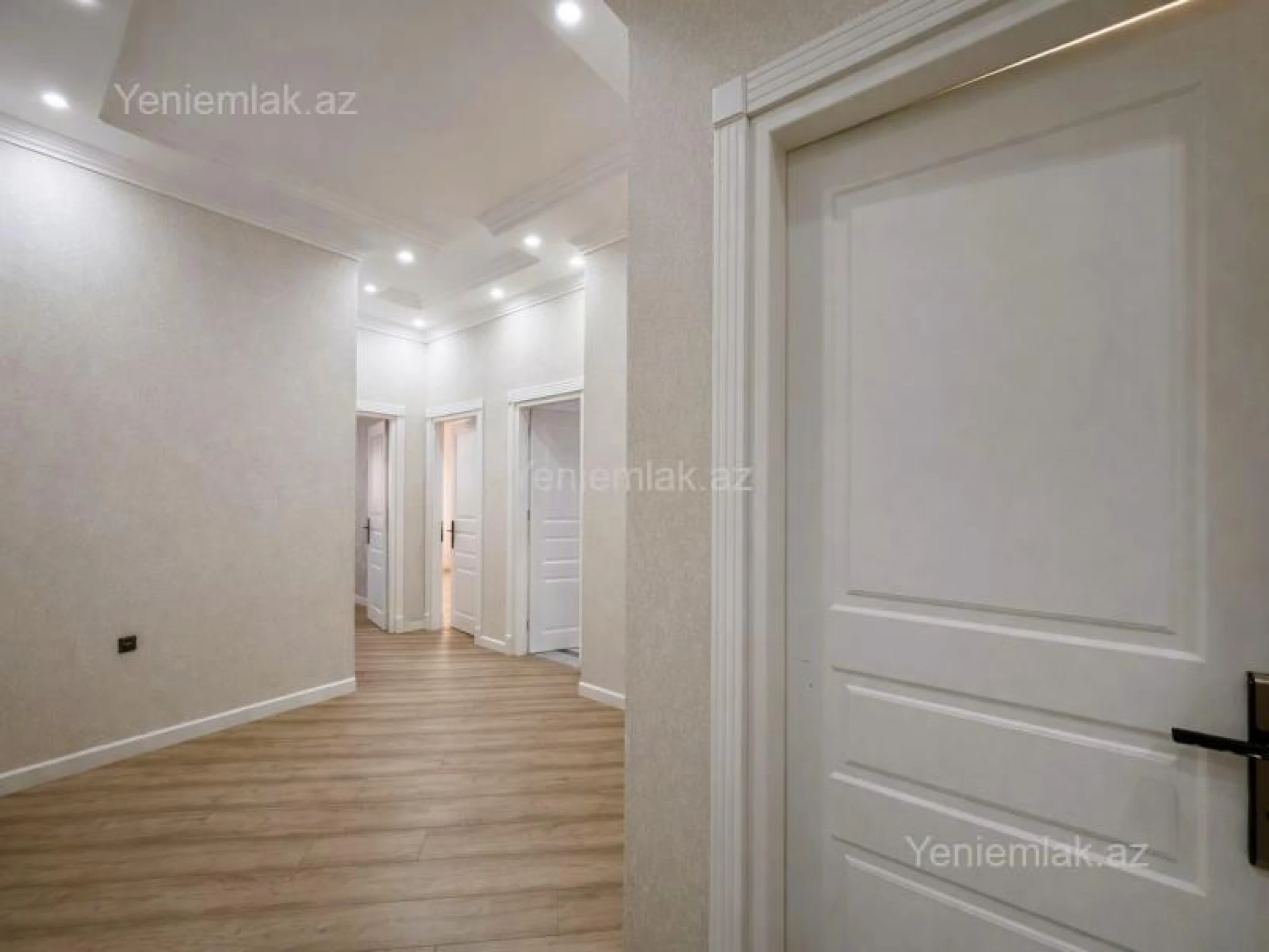 Satılır 3 otaqlı yeni tikili 130 m²