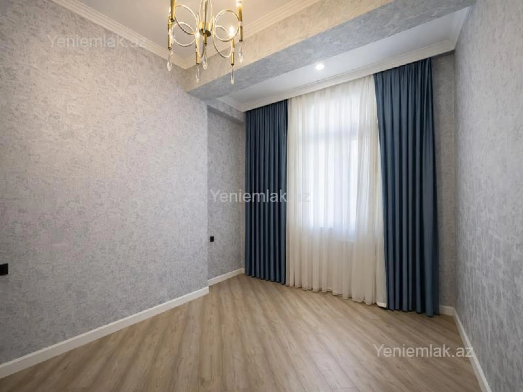 Satılır 3 otaqlı yeni tikili 130 m²