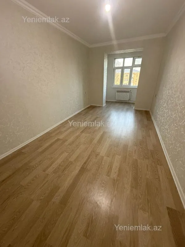 Satılır 2 otaqlı köhnə tikili 60 m²