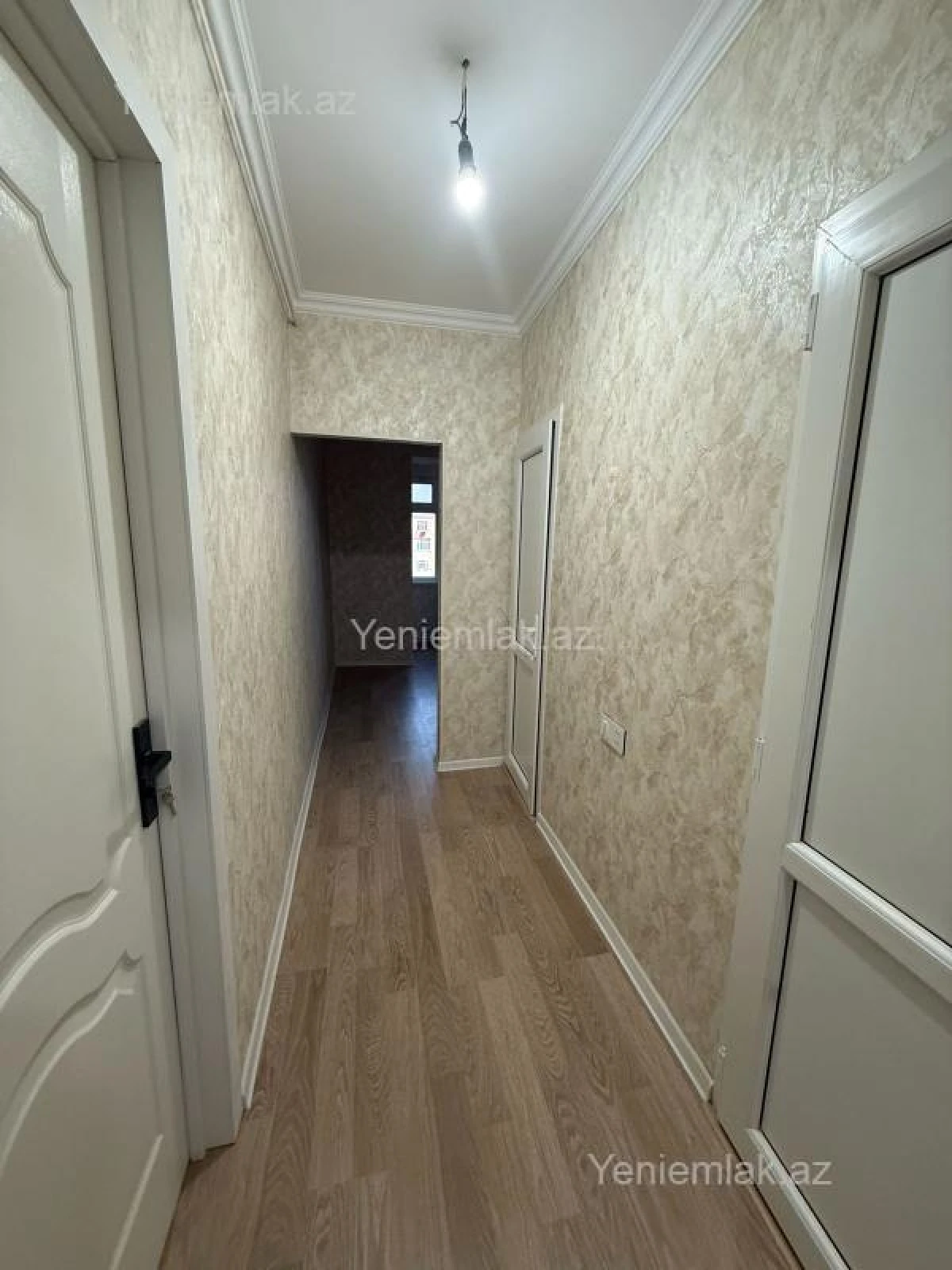 Satılır 2 otaqlı köhnə tikili 60 m²