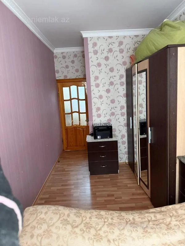 Satılır 2 otaqlı köhnə tikili 55 m²