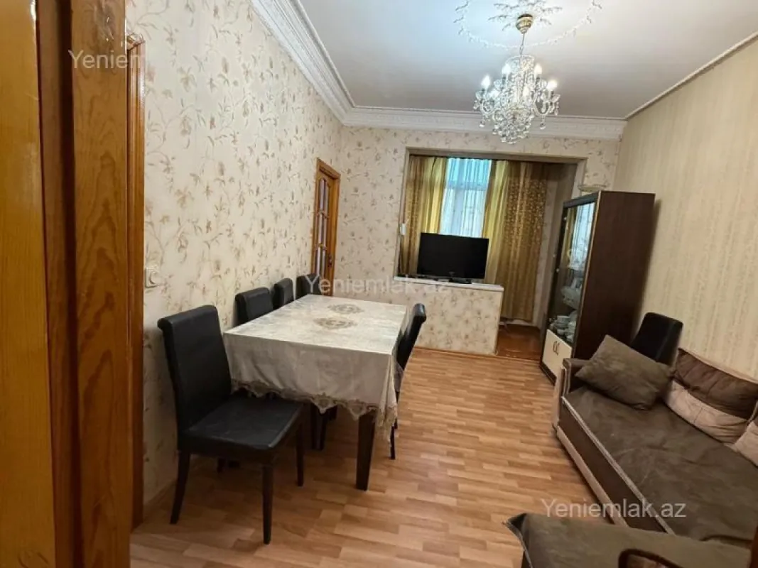 Satılır 2 otaqlı köhnə tikili 55 m²