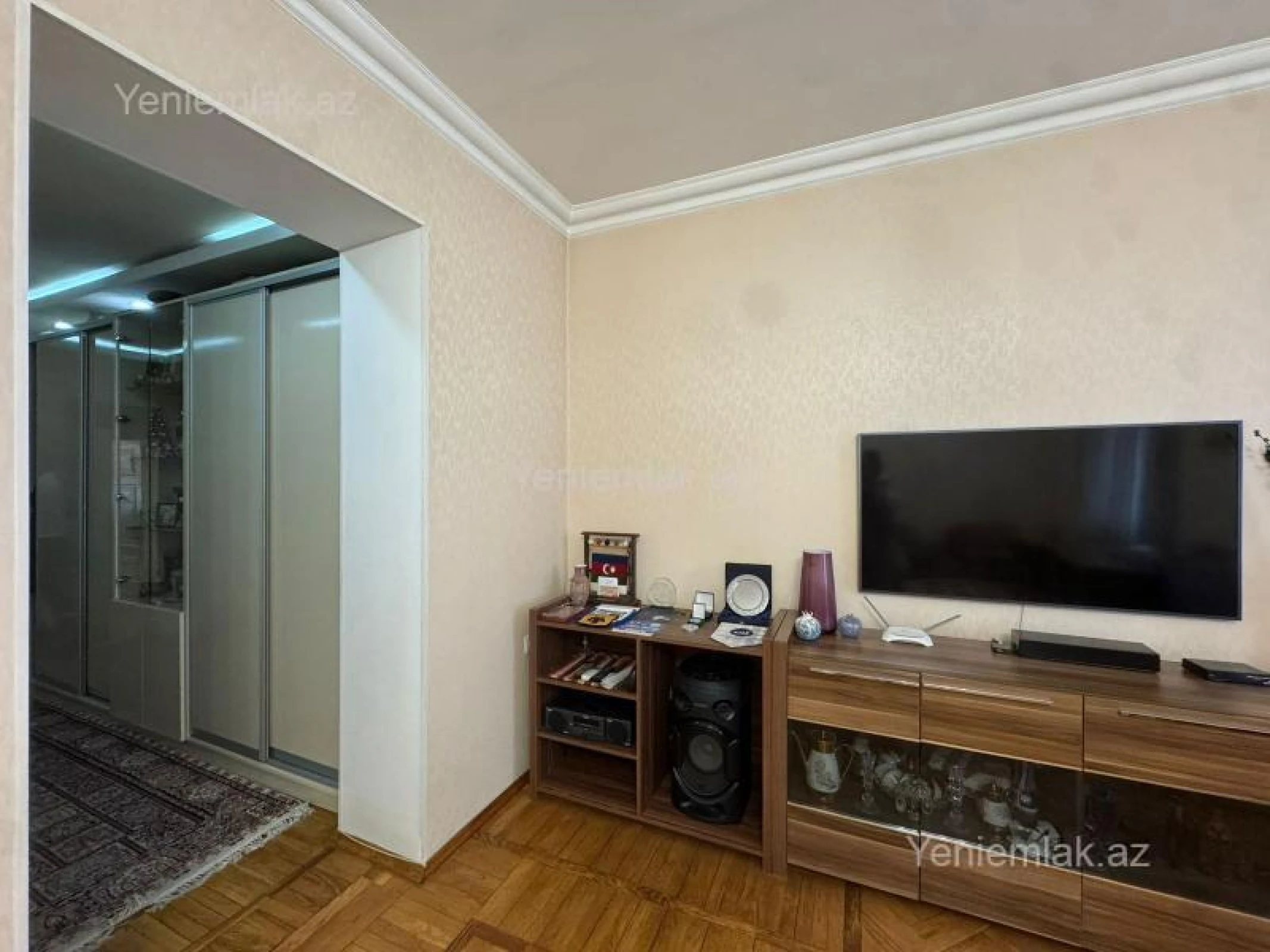 Satılır 3 otaqlı köhnə tikili 90 m²