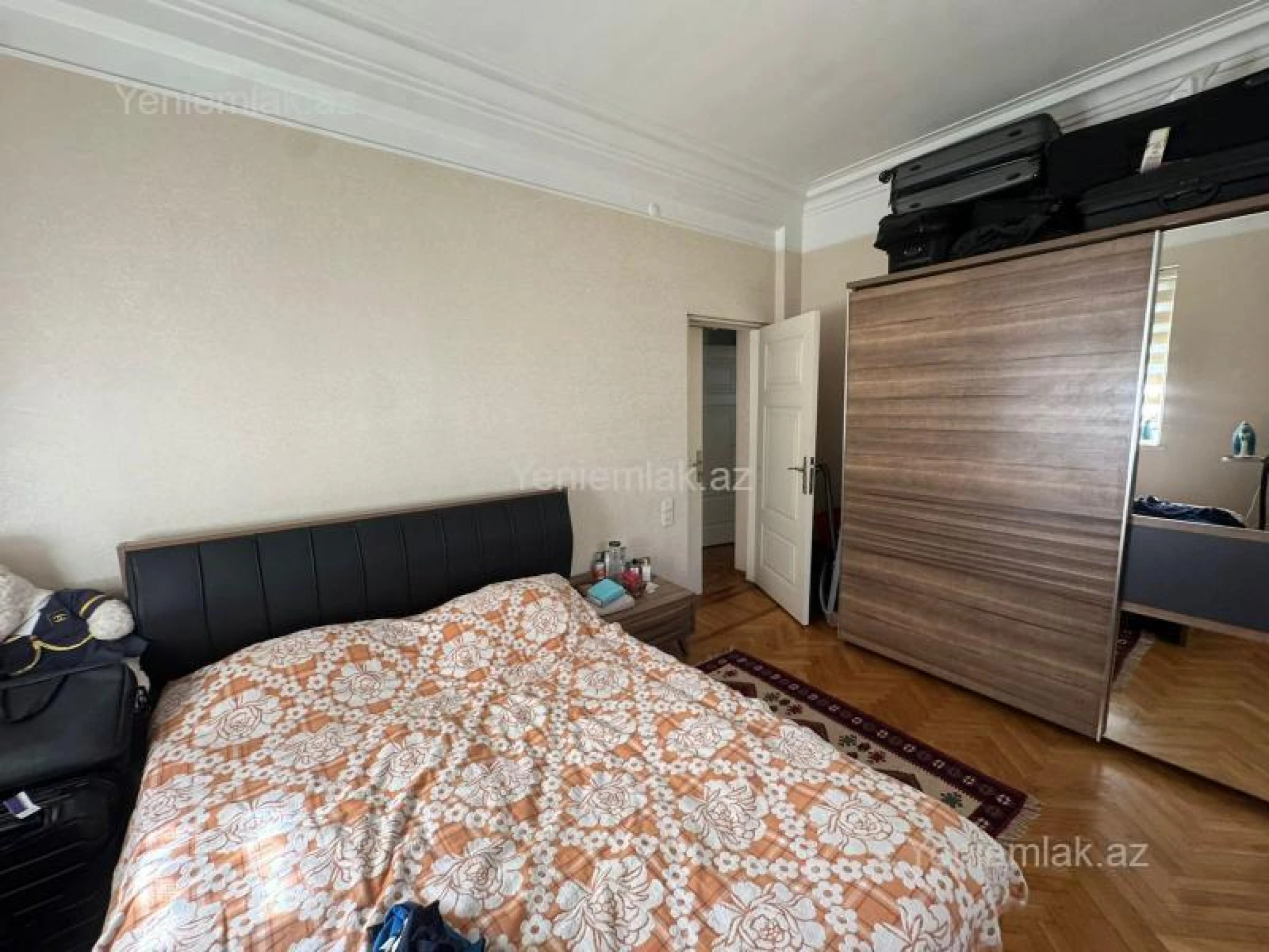 Satılır 3 otaqlı köhnə tikili 90 m²