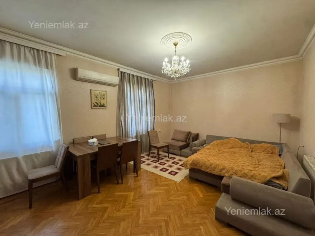 Satılır 3 otaqlı köhnə tikili 90 m²