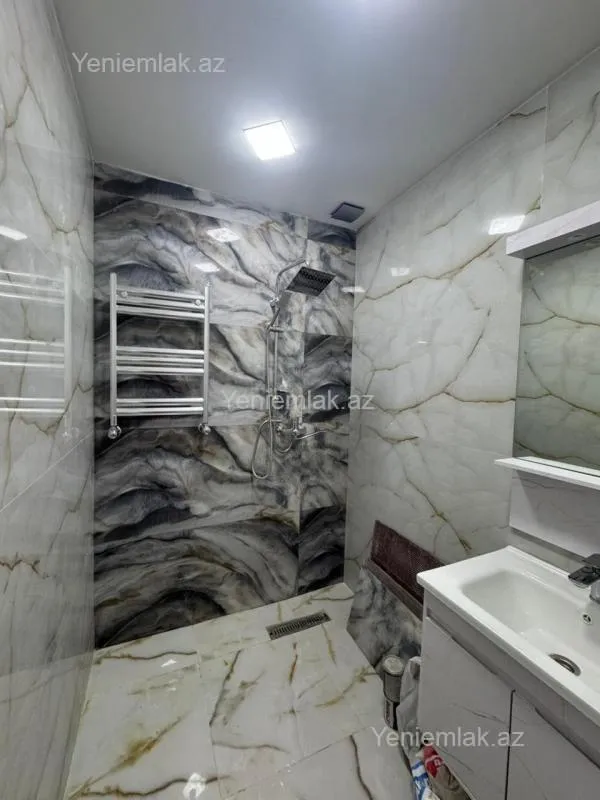 Satılır 2 otaqlı köhnə tikili 55 m²