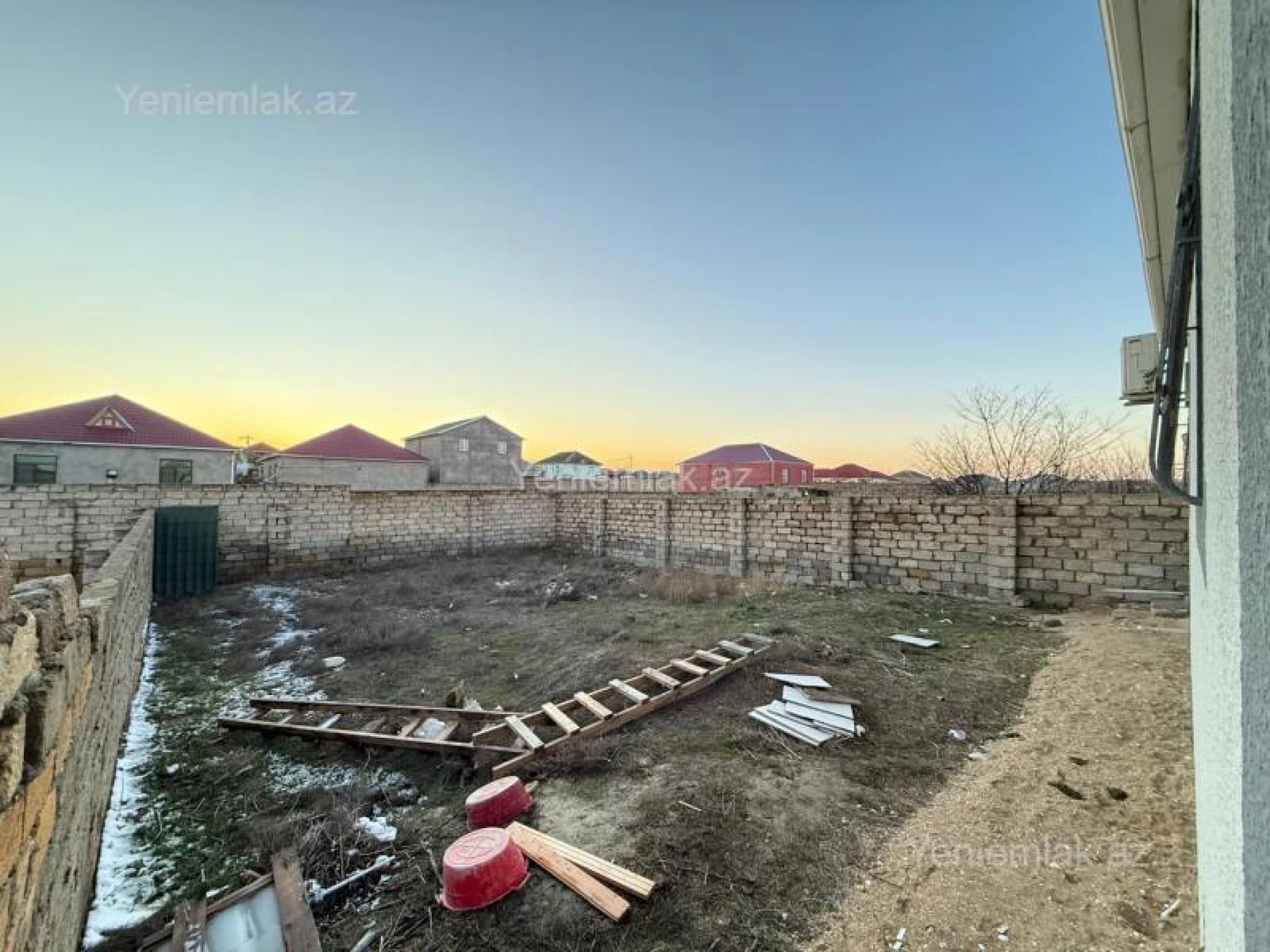 Satılır 3 otaqlı həyət evi 100 m²