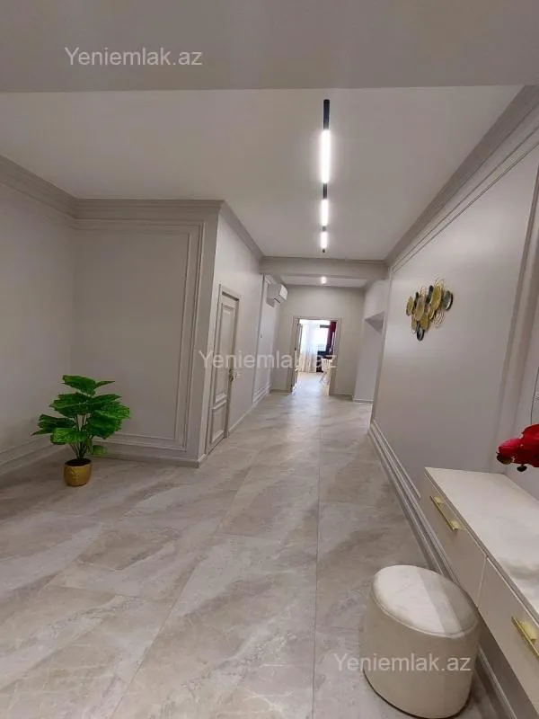 Satılır 3 otaqlı yeni tikili 118 m²