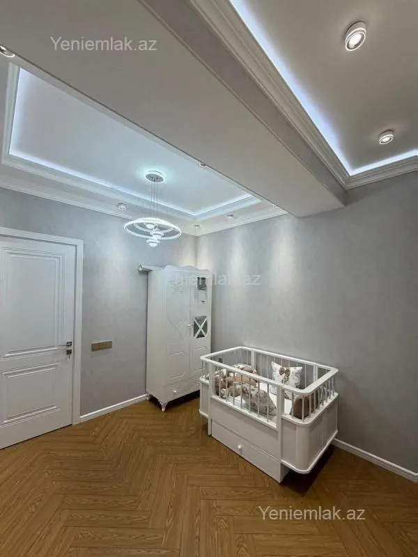 Satılır 3 otaqlı yeni tikili 115 m²