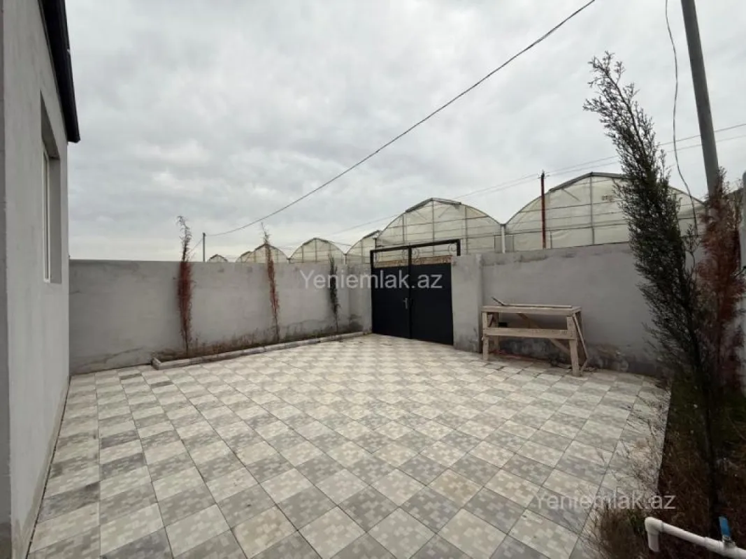 Satılır 3 otaqlı həyət evi 100 m²