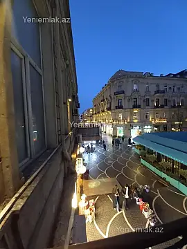 Satılır 5 otaqlı köhnə tikili 160 m²