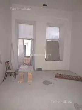 Satılır 5 otaqlı köhnə tikili 160 m²