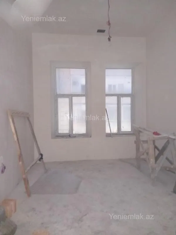 Satılır 5 otaqlı köhnə tikili 160 m²
