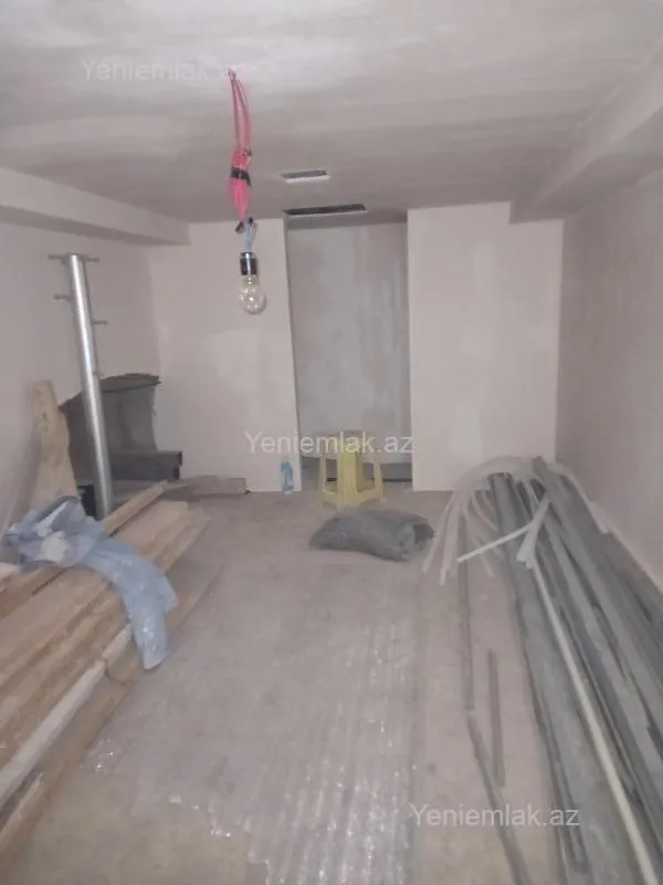 Satılır 5 otaqlı köhnə tikili 160 m²