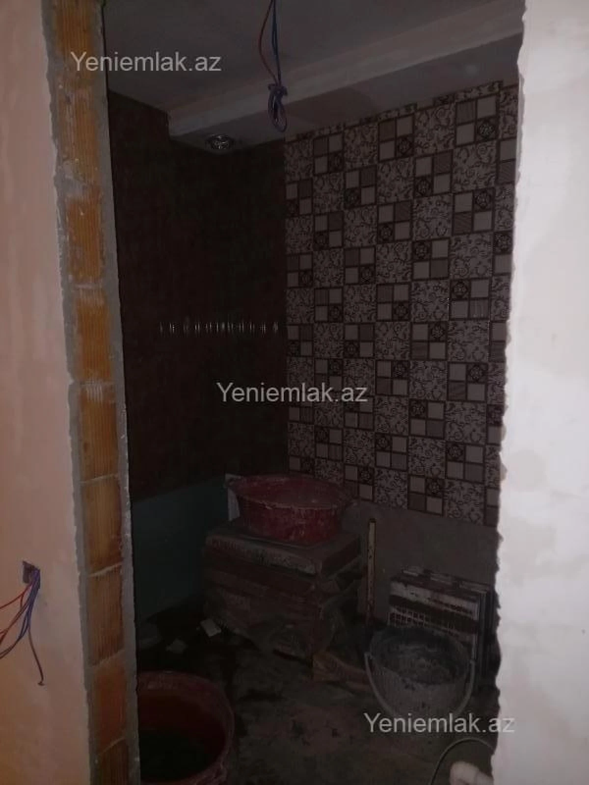 Satılır 5 otaqlı köhnə tikili 160 m²