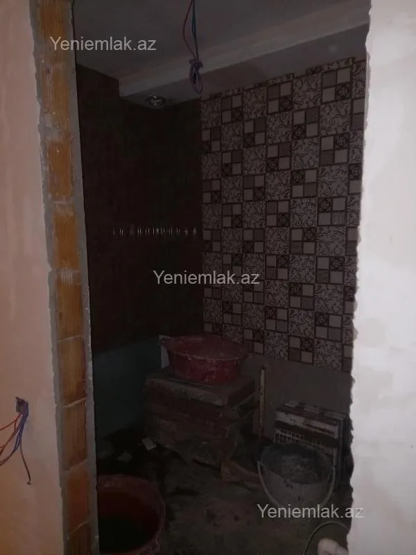 Satılır 5 otaqlı köhnə tikili 160 m²